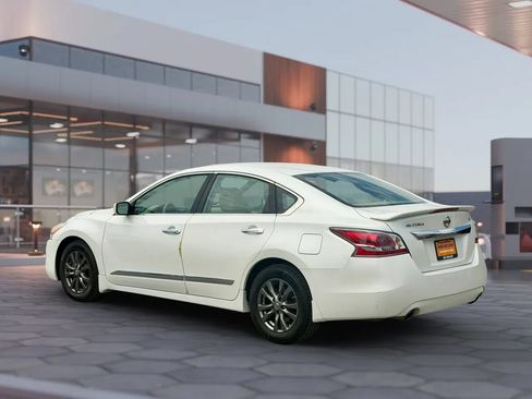 Used 2015 Nissan Altima 2.5 S w/ Sport Value Package FWD image 7