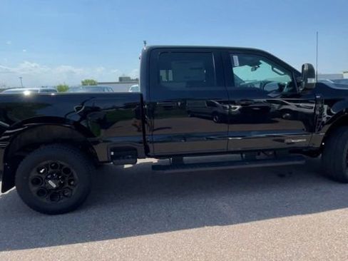 New 2026 Ford F250 XLT w/ XLT Premium Package AWD/4WD image 9