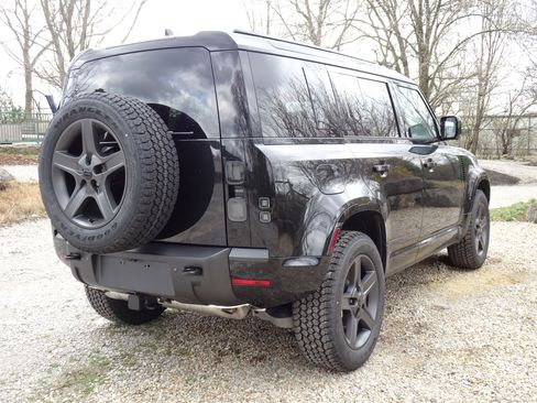 New 2026 Land Rover Defender 110 X-Dynamic SE AWD/4WD image 11