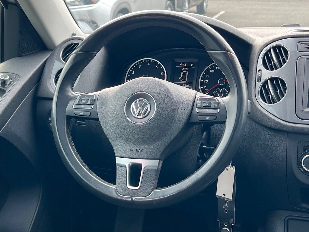 Used 2012 Volkswagen Tiguan S AWD/4WD image 11