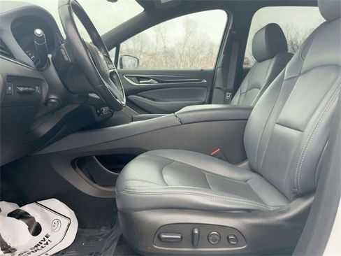 Used 2024 Buick Enclave Premium image 11