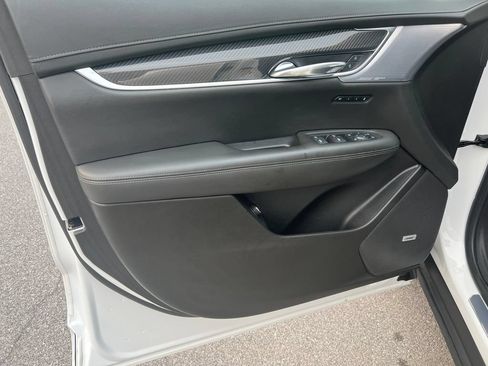 Certified 2024 Cadillac XT6 Sport w/ Technology Package AWD/4WD image 22