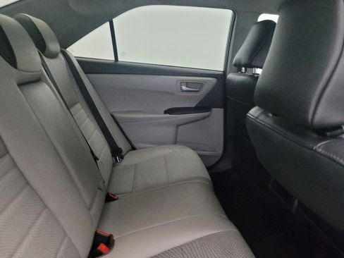 Used 2016 Toyota Camry SE FWD image 19