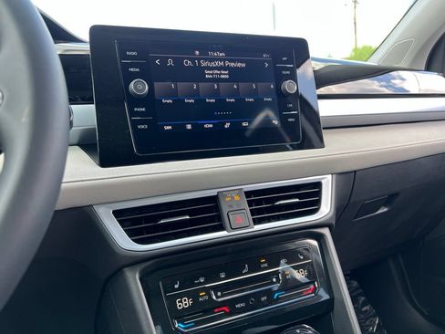 New 2026 Volkswagen Taos SE FWD image 21