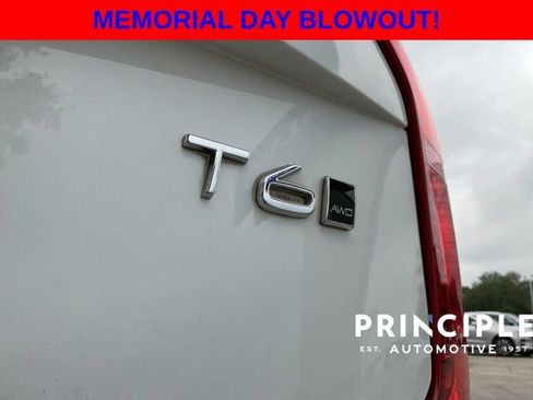 Used 2016 Volvo XC90 T6 Momentum w/ Momentum Plus Package AWD/4WD image 11