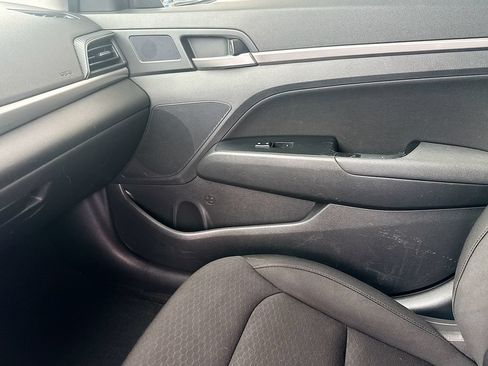 Used 2020 Hyundai Elantra Value Edition w/ Cargo Package (C1) FWD image 18