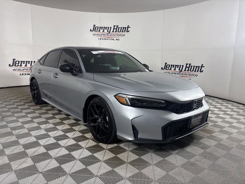 Used 2025 Honda Civic Sport image 4