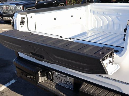 New 2026 GMC Sierra EV Elevation AWD/4WD image 9