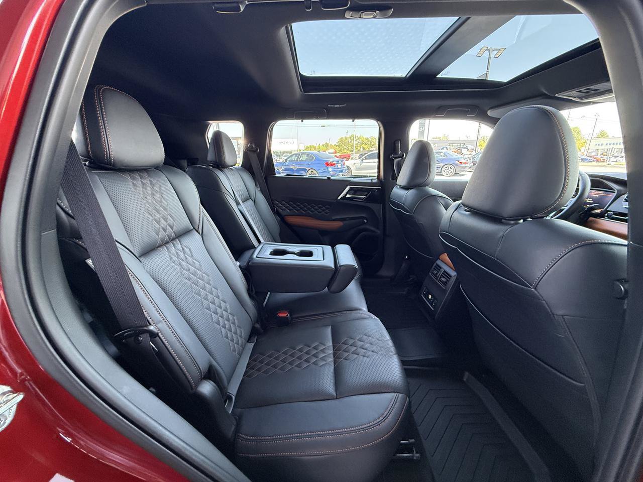 Used 2025 Mitsubishi Outlander SEL AWD/4WD image 35