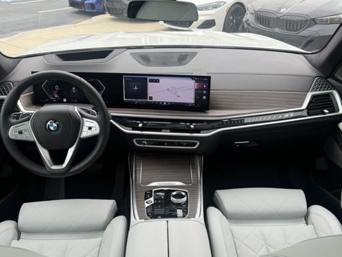 Certified 2024 BMW X7 xDrive40i AWD/4WD image 25