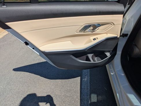 Used 2021 BMW 330i Sedan w/ Premium Package RWD image 25
