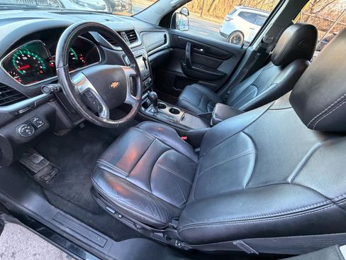 Used 2017 Chevrolet Traverse LT AWD/4WD image 18