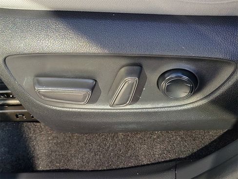 Used 2021 Toyota RAV4 XLE w/ Convenience Package image 20