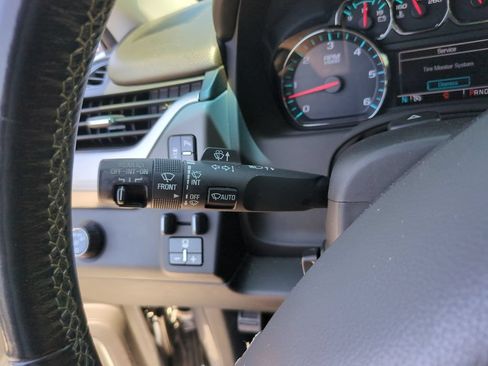 Used 2018 Chevrolet Tahoe LT w/ LT Signature Package RWD image 34