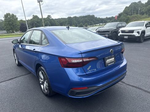 Used 2024 Volkswagen Jetta SE image 24