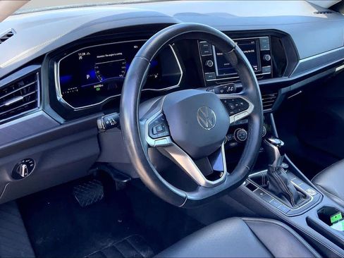 Used 2024 Volkswagen Jetta SE FWD image 16