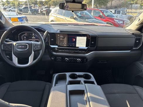 Used 2025 GMC Sierra 1500 Elevation image 10