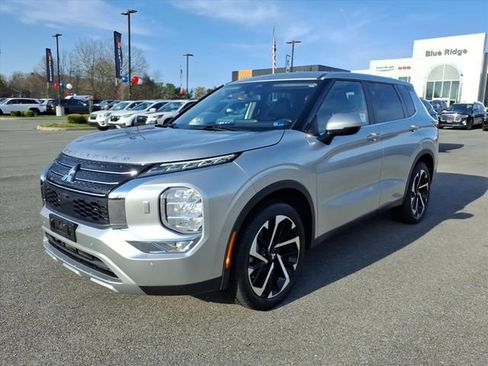 Used 2022 Mitsubishi Outlander SE image 8