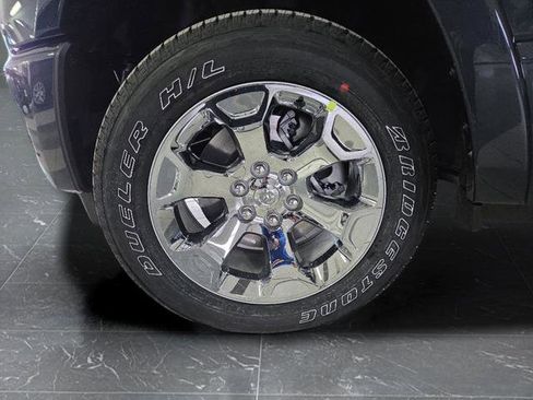 New 2026 RAM 1500 4x4 Crew Cab image 40