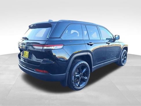 New 2025 Jeep Grand Cherokee Limited w/ Luxury Tech Group II AWD/4WD image 6