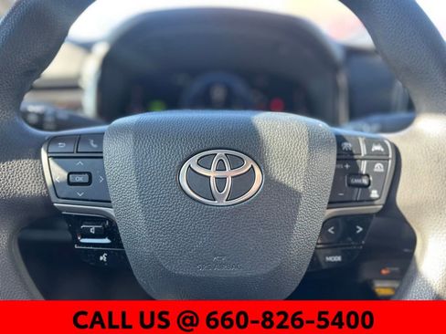 Used 2025 Toyota Camry LE image 11