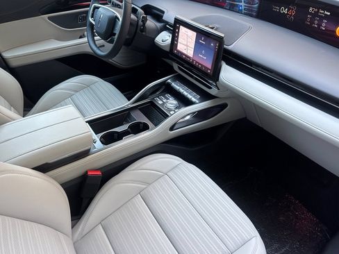 New 2026 Lincoln Nautilus Reserve AWD/4WD image 12