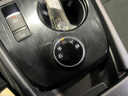 Used 2025 Nissan Rogue S image 45