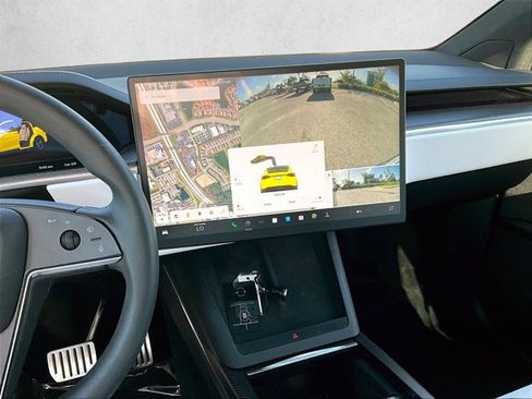 Used 2023 Tesla Model X Plaid image 8