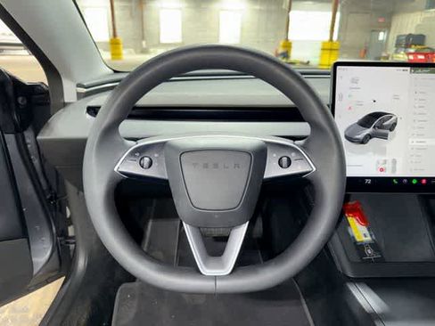 Used 2025 Tesla Model 3 Long Range AWD/4WD image 18