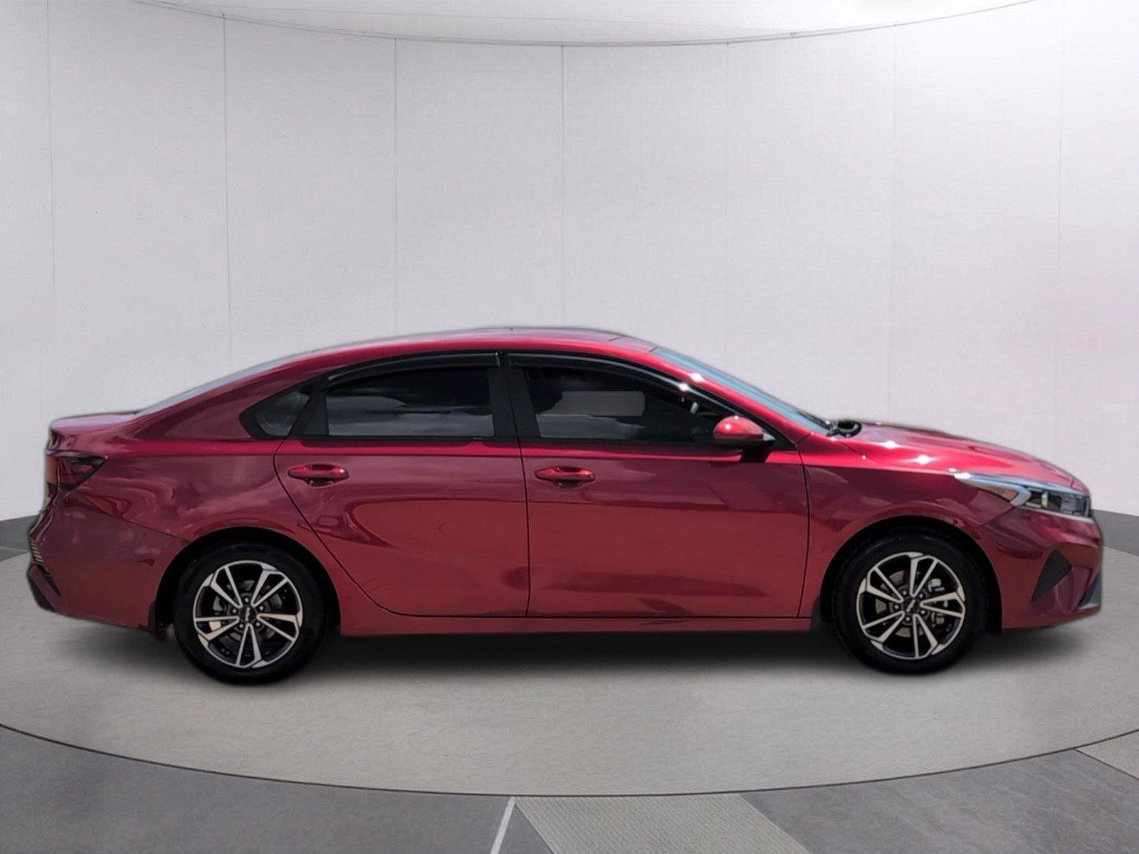 Used 2023 Kia Forte LXS FWD image 7