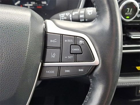 Used 2023 Toyota Highlander Platinum image 23