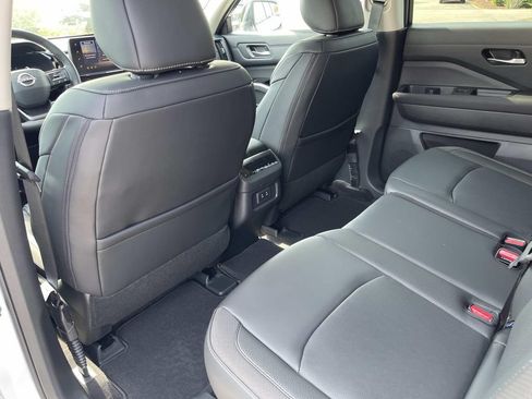 New 2026 Nissan Pathfinder SL FWD image 19
