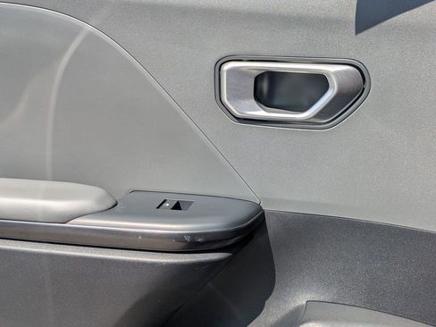 Used 2025 Kia K4 FWD image 25