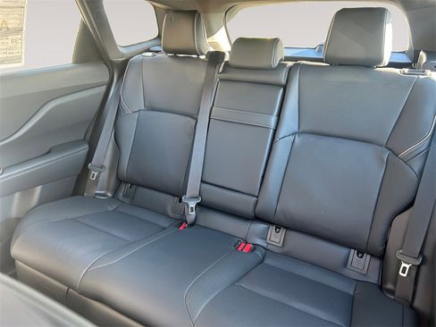 New 2025 Toyota Crown Signia image 13