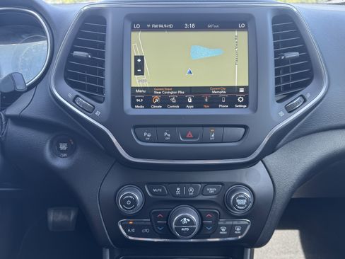 Used 2023 Jeep Cherokee Altitude Lux image 12