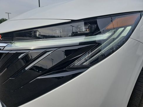New 2026 Nissan Sentra SR w/ SR Premium Package FWD image 32
