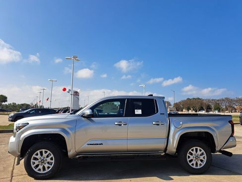 New 2025 Toyota Tacoma SR5 image 7