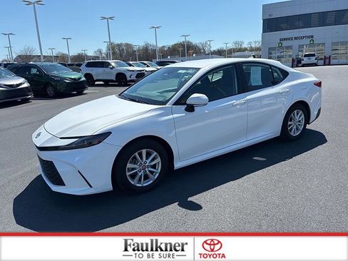 Used 2025 Toyota Camry LE image 17