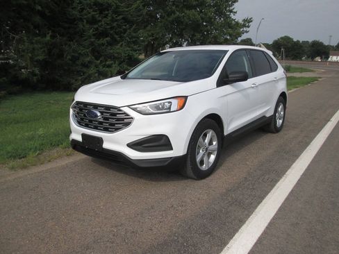 Used 2020 Ford Edge SE FWD image 9