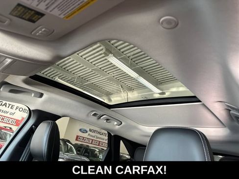 Used 2023 Ford Escape Platinum AWD/4WD image 3