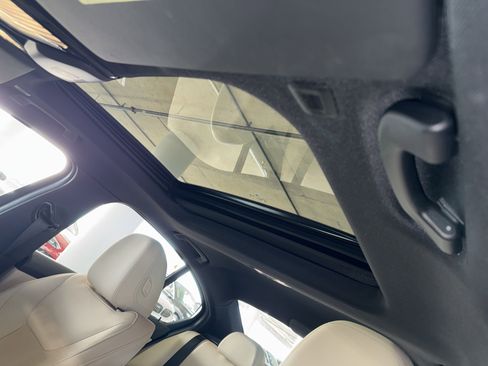 Certified 2025 BMW 330i Sedan w/ Convenience Package image 31