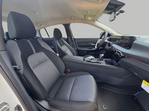 New 2026 Nissan Sentra SV w/ SV Convenience Package FWD image 9