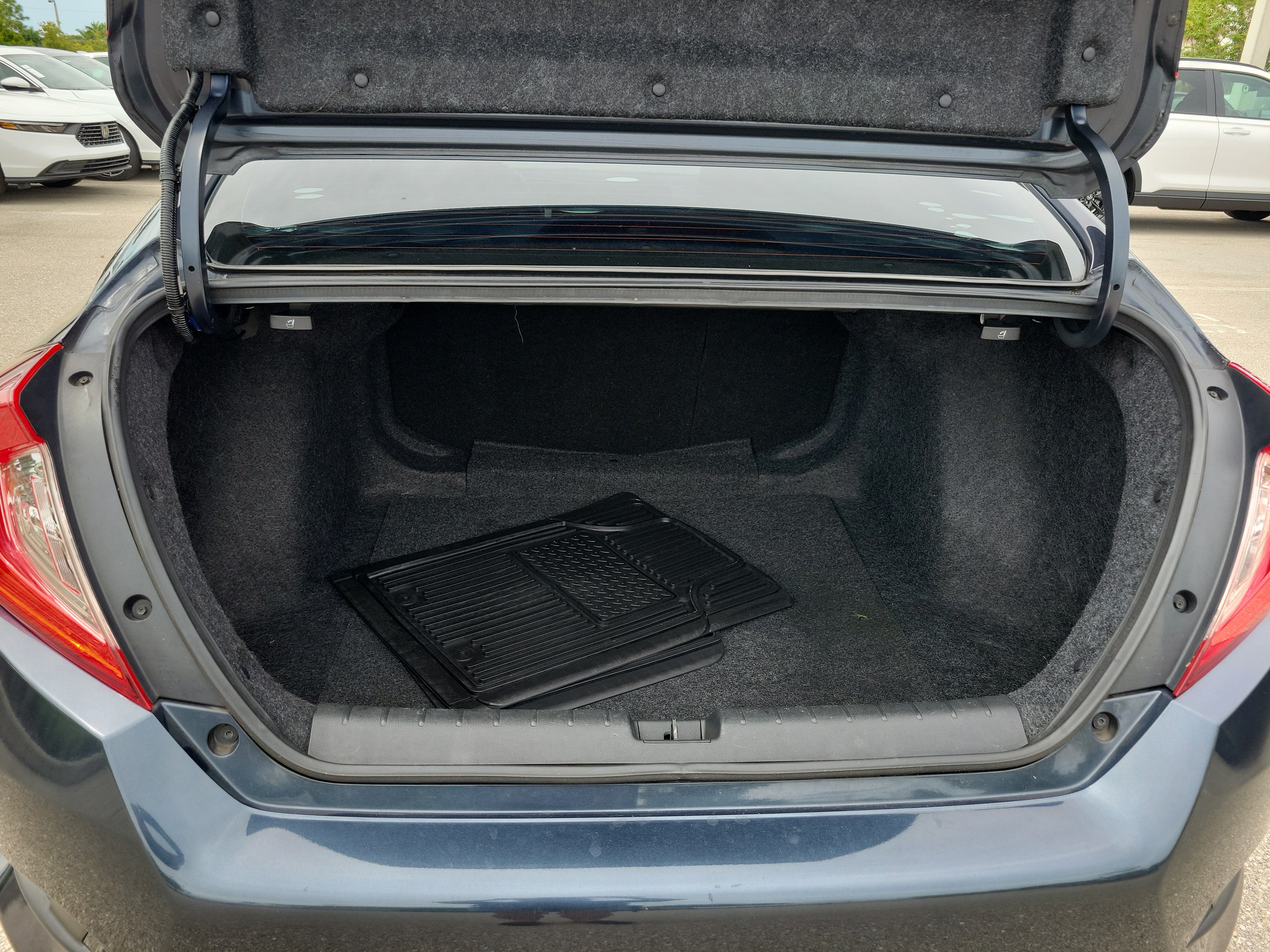 Used 2019 Honda Civic EX image 7