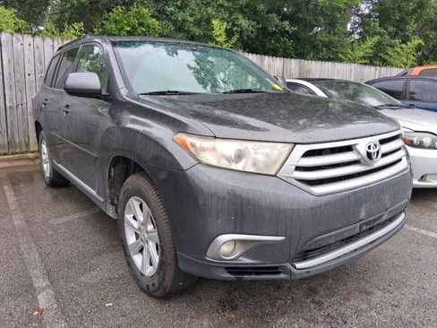 Used 2011 Toyota Highlander SE w/ Tow Pkg FWD image 1