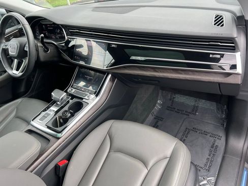 Used 2022 Audi Q8 Premium image 32