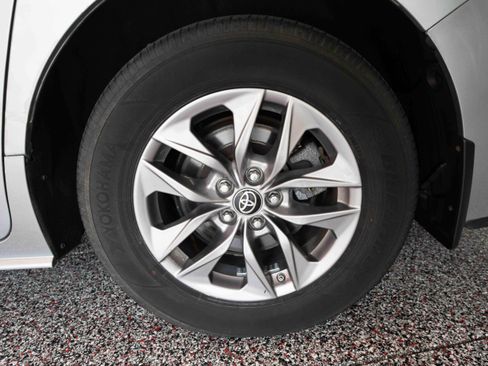 Used 2023 Toyota Sienna XLE w/ XLE Plus Package AWD/4WD image 30