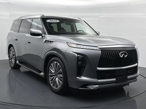 Used 2025 INFINITI QX80 Sensory AWD/4WD image 9
