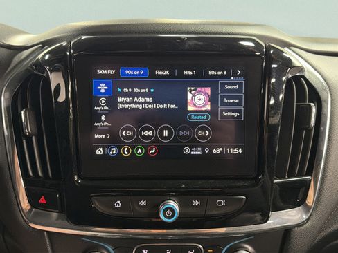 Used 2023 Chevrolet Traverse RS FWD image 28