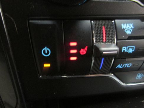 Used 2018 Ford Explorer XLT w/ Equipment Group 202A AWD/4WD image 38
