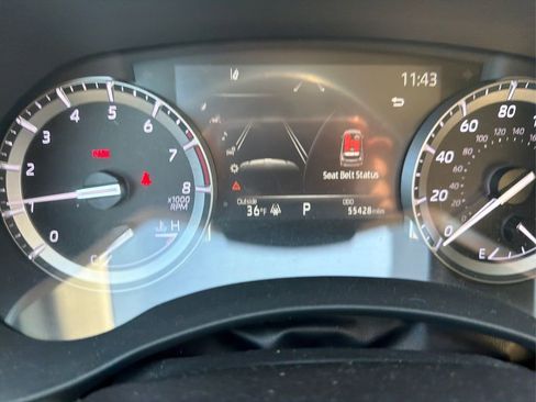 Used 2022 Toyota Highlander XLE image 11